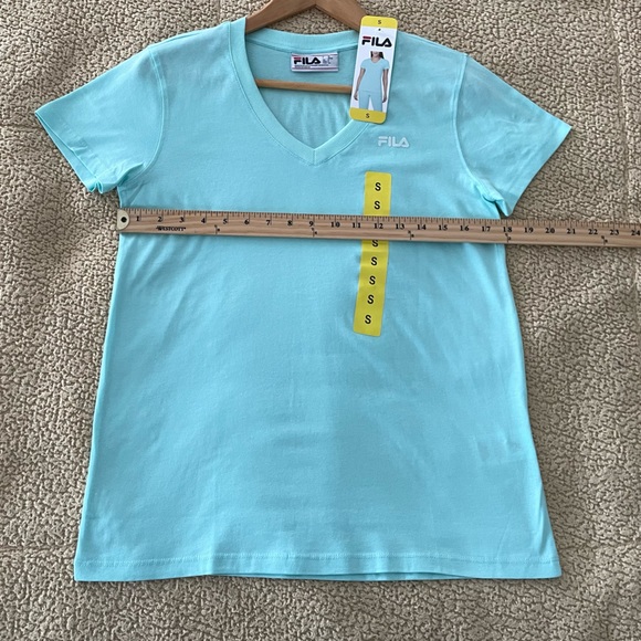 Fila Women’s Green V-neck short sleeve Tshirt Size:S (NWT) - Picture 4 of 5